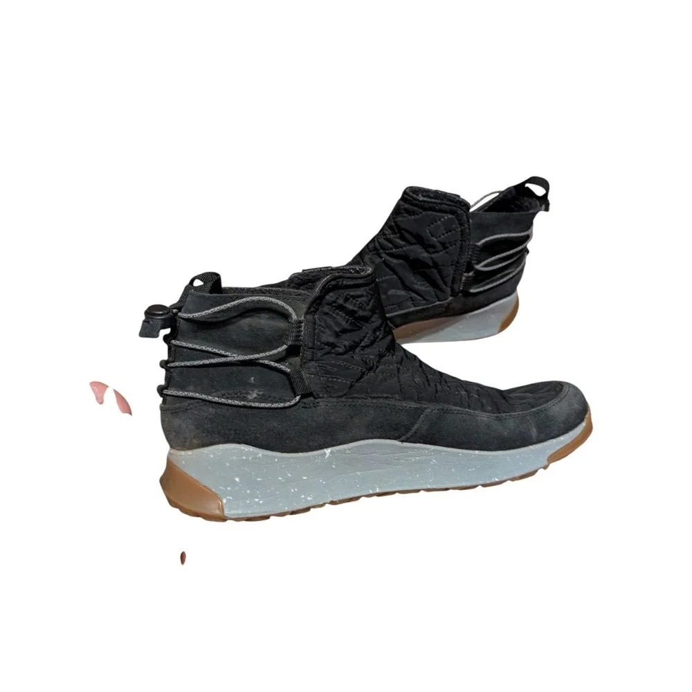 Chaco Borealis Ridge Boots‎ Waterproof Black Gray Size 9.5